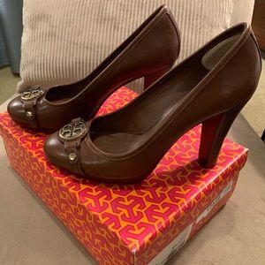 Tory Burch Calista pump
